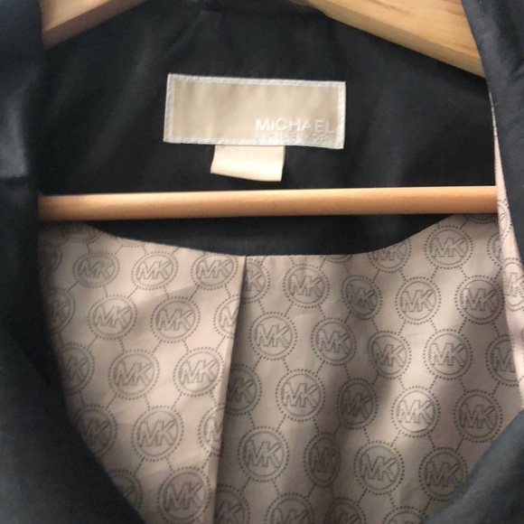 Small Michael Kors black trenchcoat - Picture 2 of 3